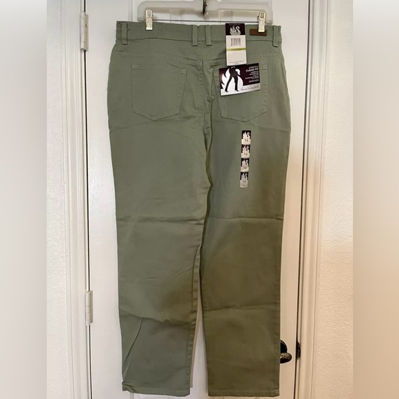 NWT Gloria Vanderbilt Womens Amanda Size 14 Short Olive Green Stretch Jeans - Picture 2 of 5